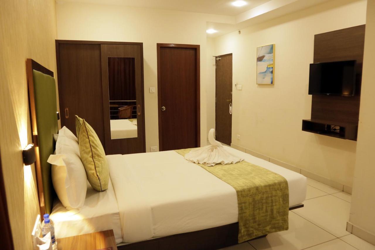 Hotel Esquina Residency Kochi Exterior foto